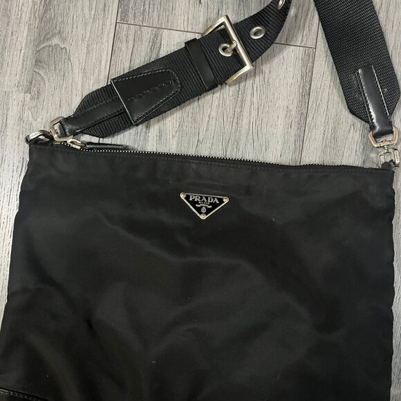 PRADA TESSUTO ZIP CROSSBODY BAG MADE IN ITALY VINTAGE NYLON - Picture 3 of 13